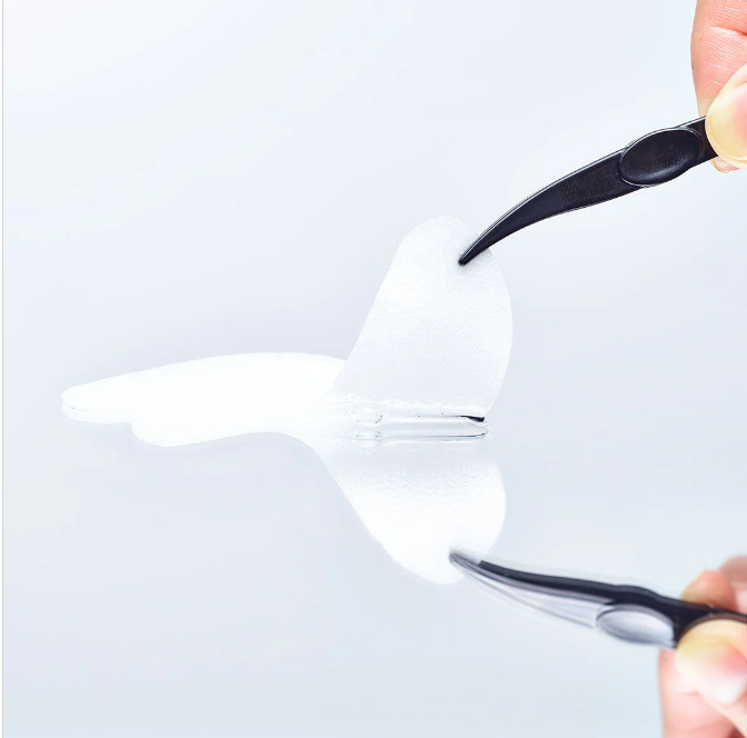 SPA TREATMENT has Strech eye sheet exosome